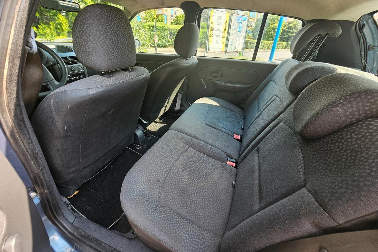 Renault Clio Storia 1.2 5 porte 2009 GPL OK NEOPATENTATI