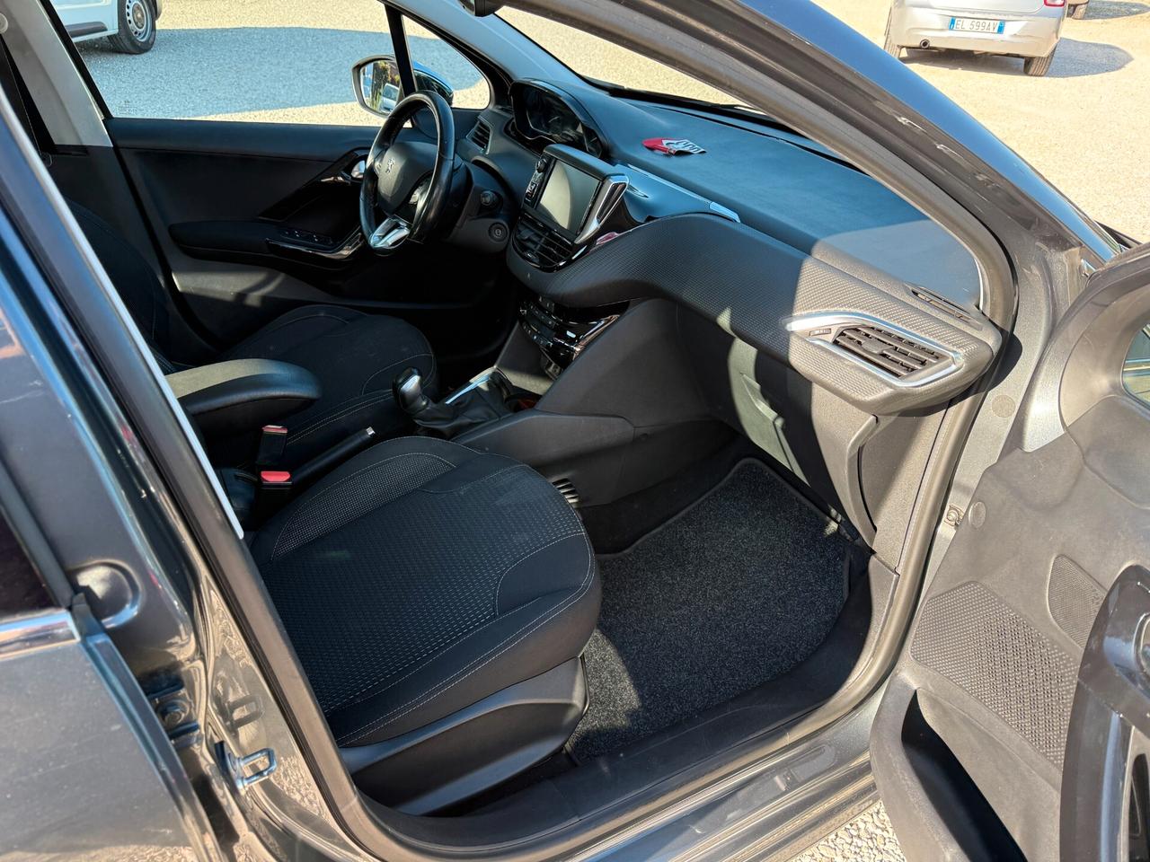 Peugeot 208 BlueHDi 100 5 porte Allure