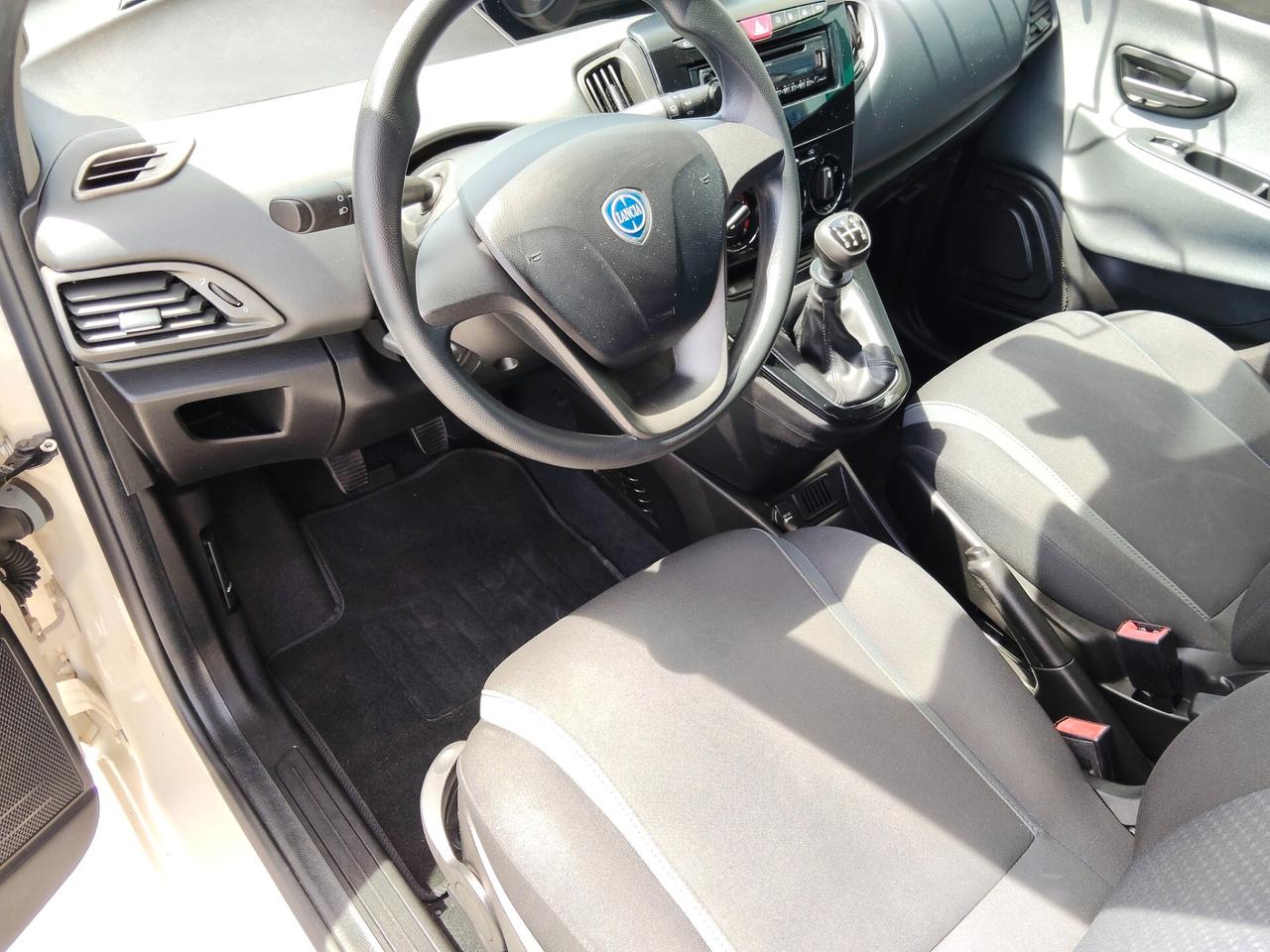 Lancia Ypsilon 1.2 70 cv EcoChic GPL unicoproprietario