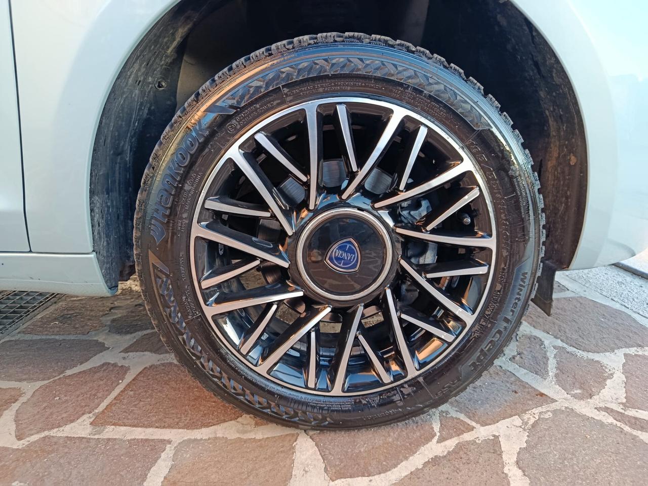 Lancia Ypsilon 1.0 FireFly 5 porte S&S Hybrid Platino