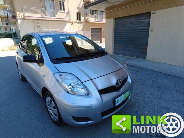 TOYOTA Yaris 1.0 5 porte