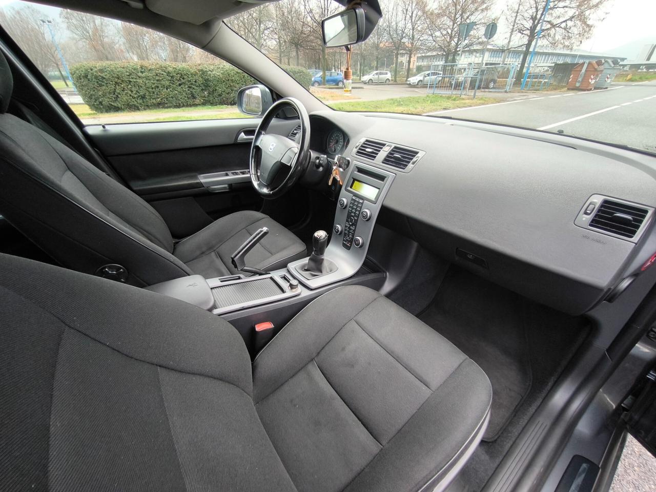 VOLVO V50 SW 1,6 D2 OK NEOPATENTATI