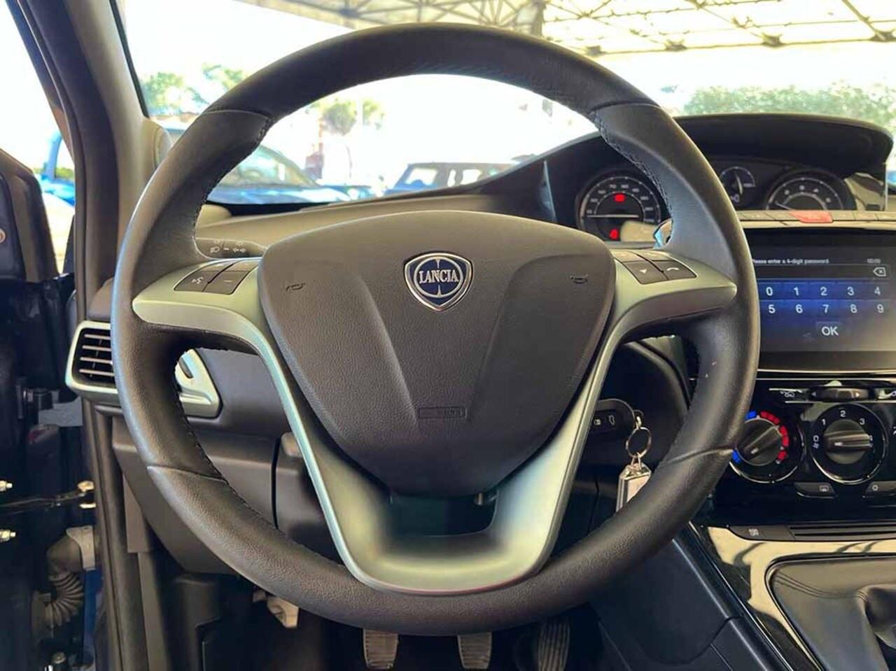 LANCIA Ypsilon III 2021 - Ypsilon 1.0 firefly hybrid Gold Plus s&s 70cv 5p.ti