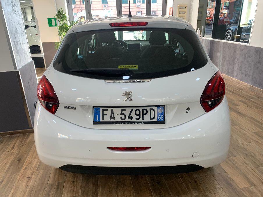 Peugeot 208 PureTech 82 5 porte Allure
