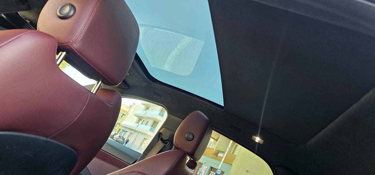 Jaguar E-Pace 2.0D I4 163 CV R-Dynamic SE