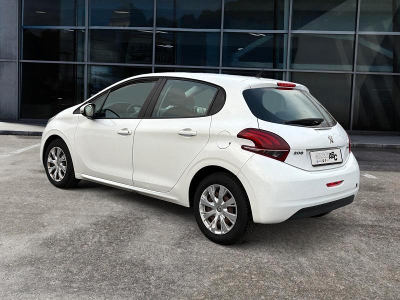 PEUGEOT 208 1.6 DIESEL 75 CV ADATTA NEOPATENTATI