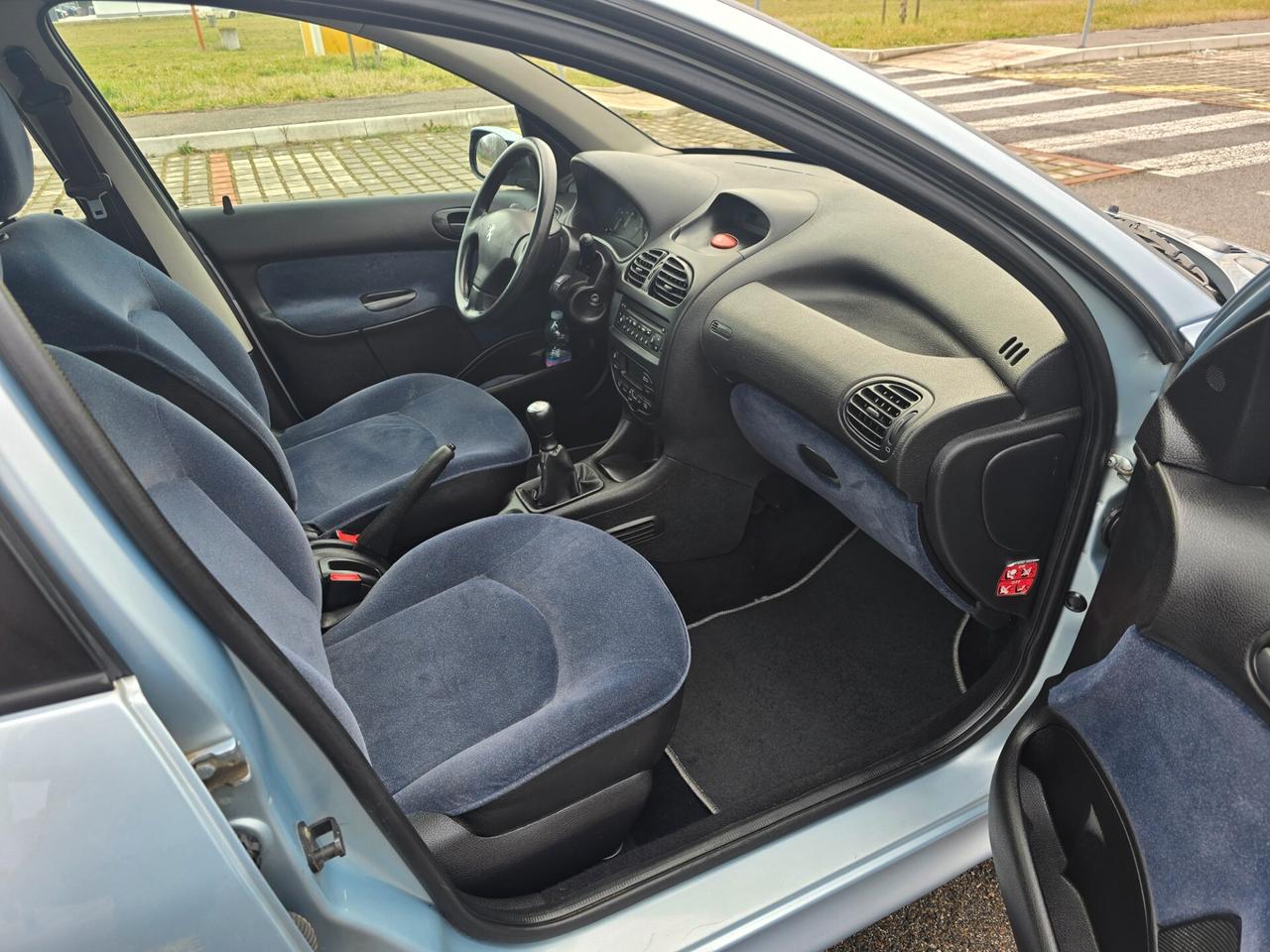 Peugeot 206 1.4 Benzina NEOPATENTATI