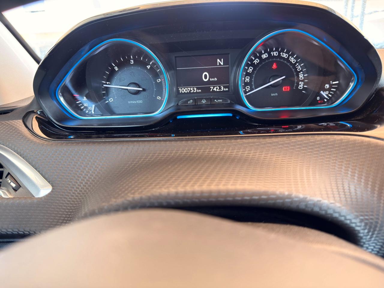 Peugeot 2008 Cambio Automatico KM 100.700