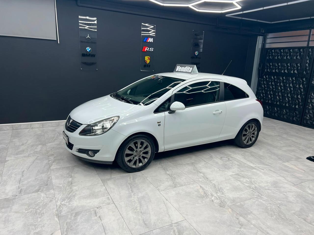 Opel Corsa 1.2 GPL NEOPATENTATI