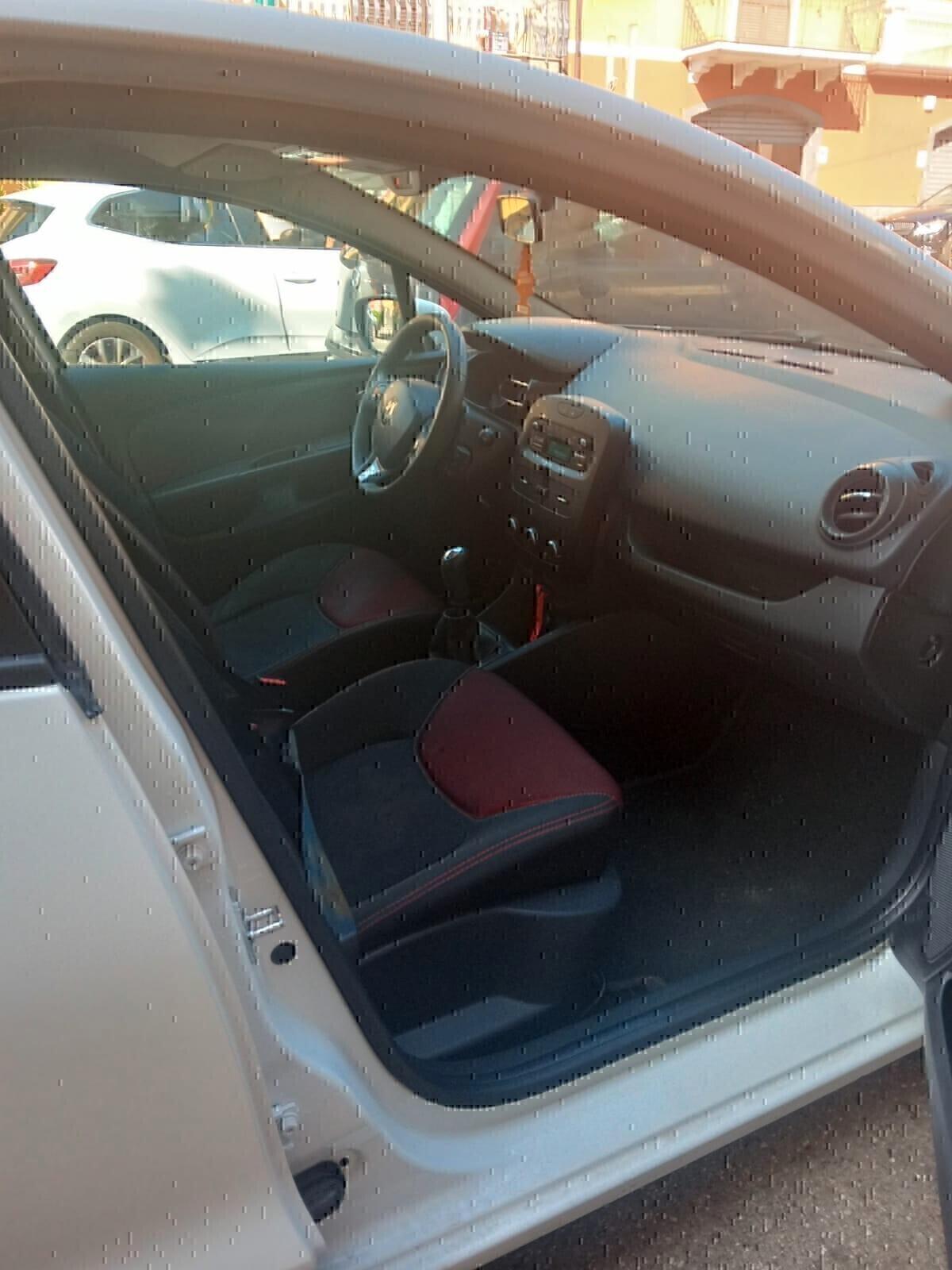 Renault Clio 1.5 dCi 8V 75CV 5 porte Wave