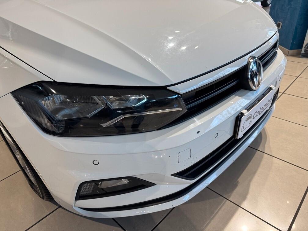 Volkswagen Polo 5p 1.0 tsi Comfortline 95cv App conn 15" Neopat