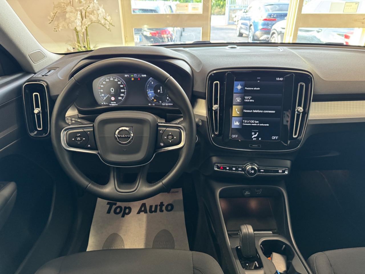 VOLVO XC 40 D3 GEARTRONIC MOMENTUM PRO - MY21