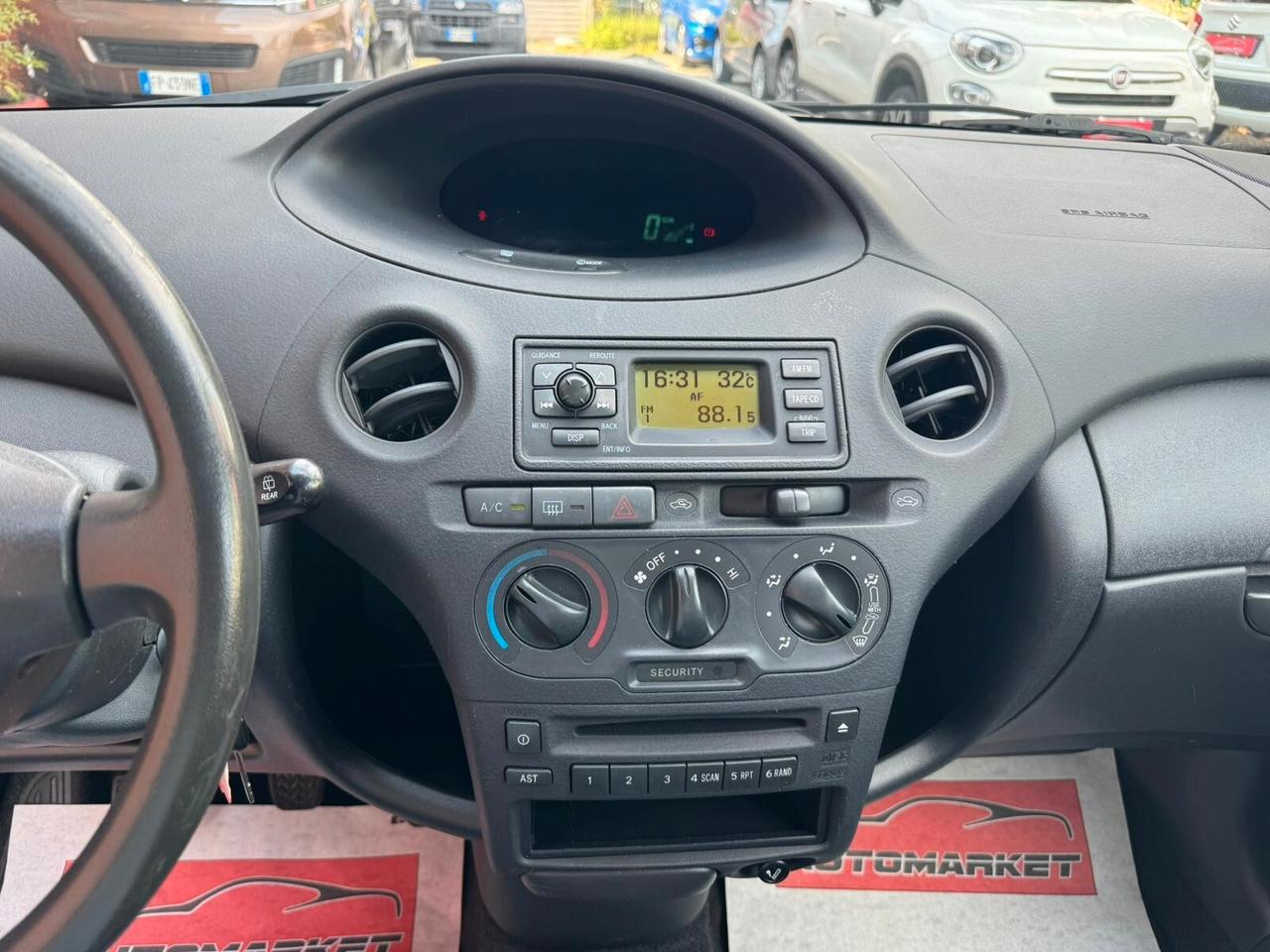 Toyota Yaris 1.4 tdi D-4D cat 75CV