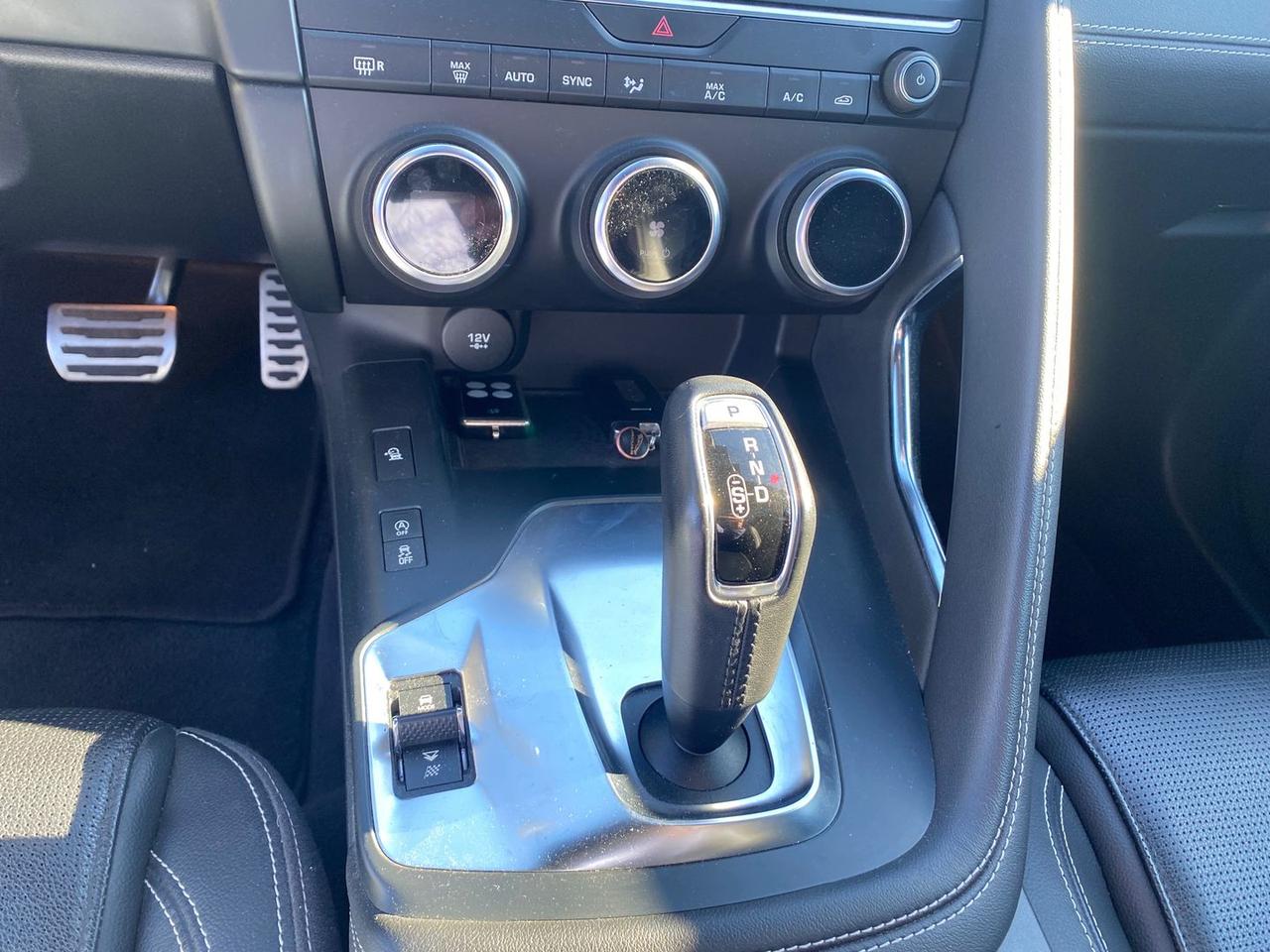 Jaguar E-Pace R-Dynamic HSE D 150 #8021