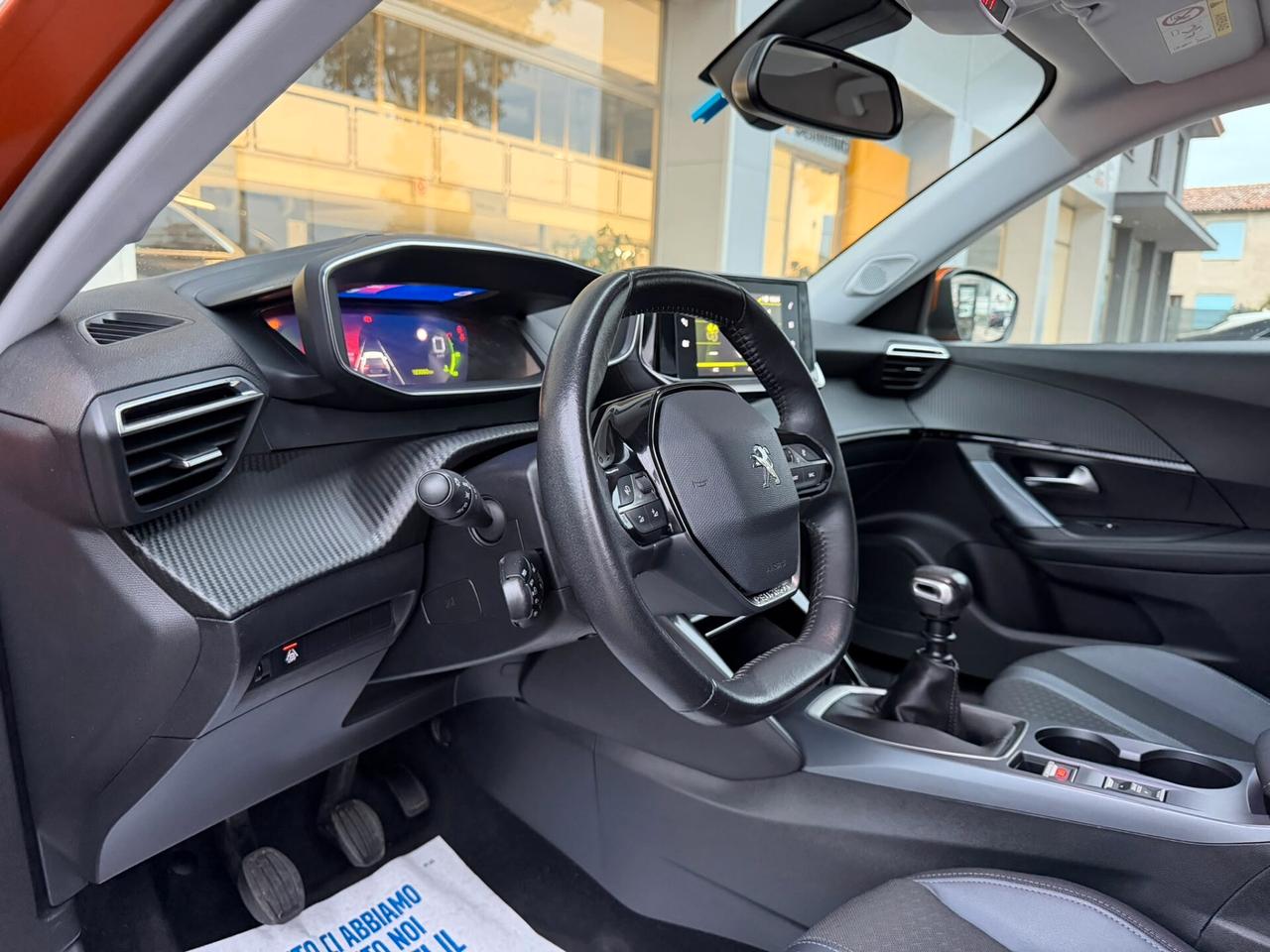 Peugeot 2008 PureTech 100 S&S Allure Navi Pack