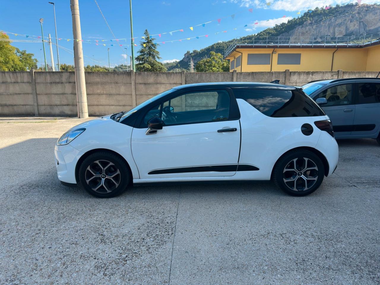 DS3 1.4 HDi 70 Just Black Full Optional