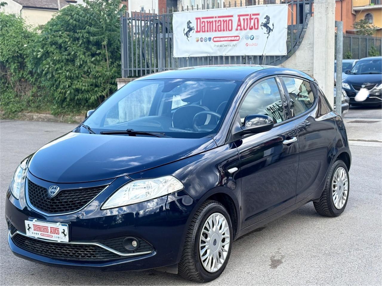 Lancia Ypsilon 1.2 69 CV 5P Gold UCONNECT Blue&Me