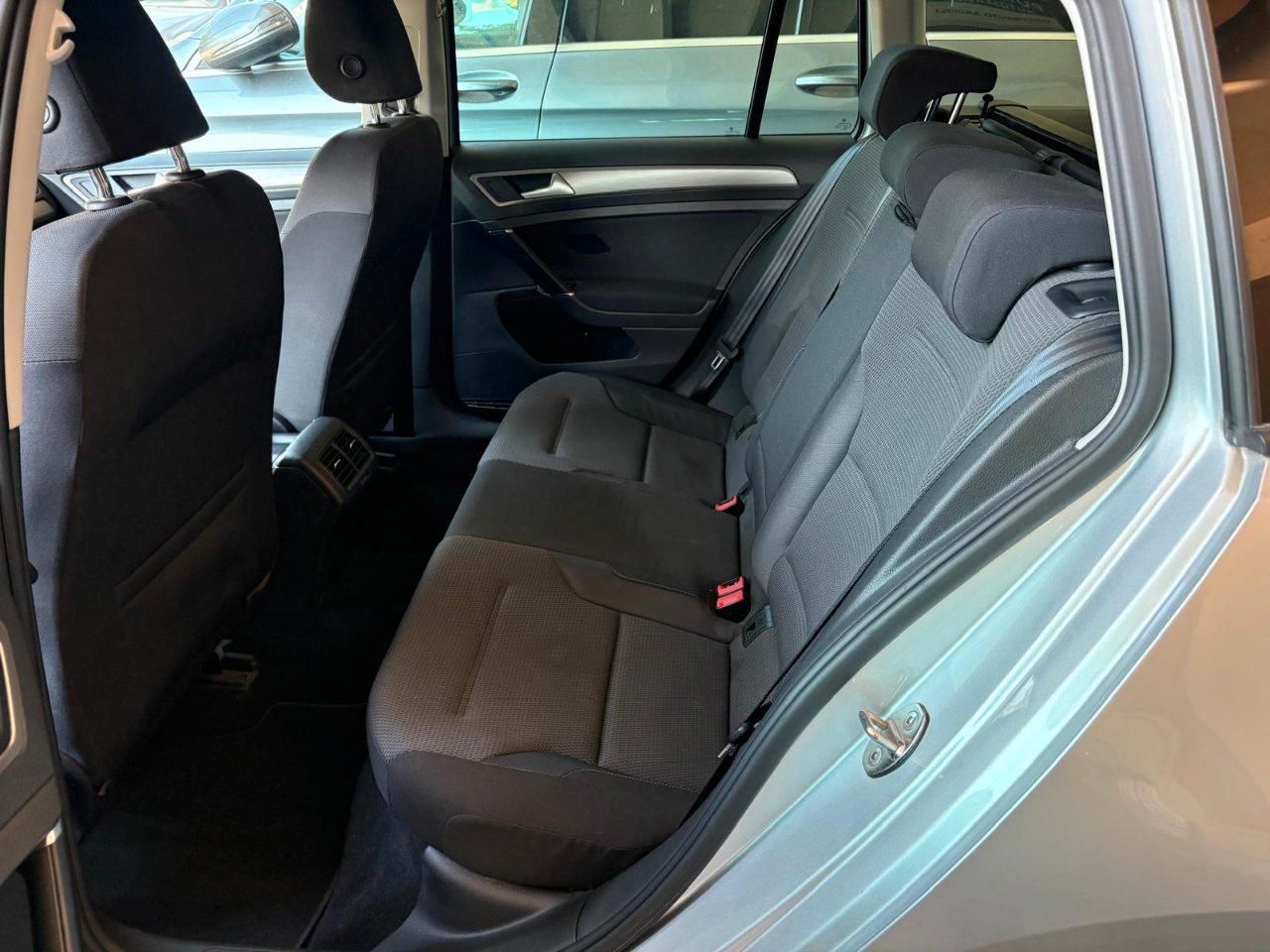 Volkswagen Golf Variant 1.6 tdi Comfortline 110cv OK NEOPATENTATO