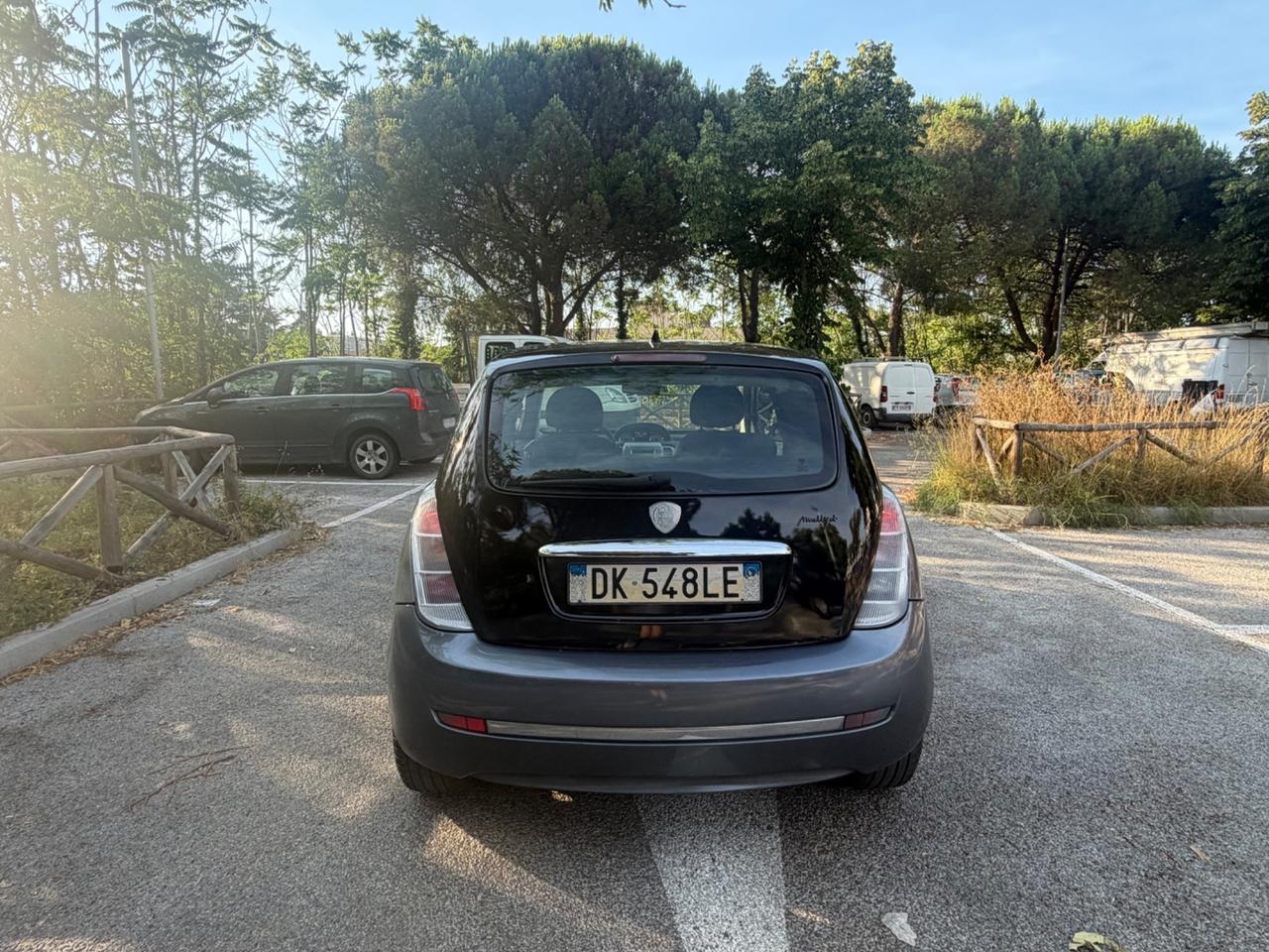 Lancia Ypsilon 1.3 MJT 75 CV Platino