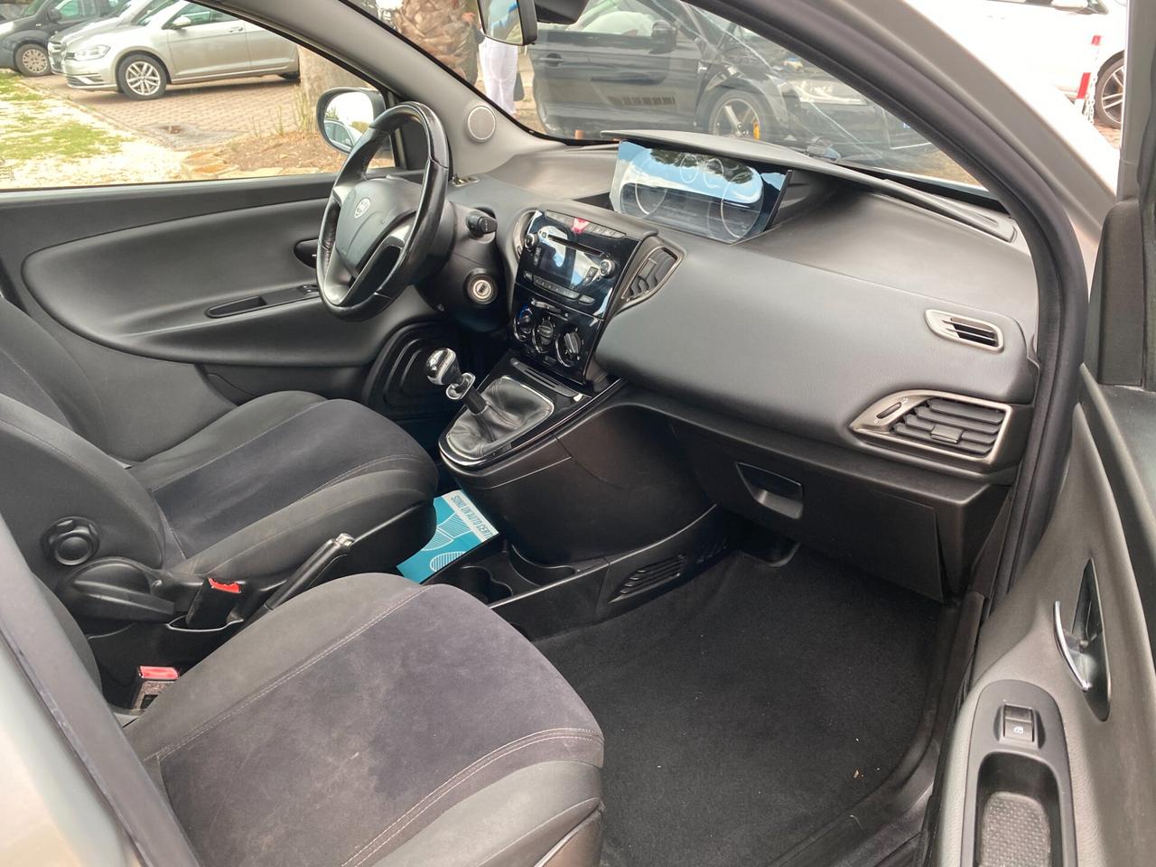 LANCIA - Ypsilon - 1.2 69 CV 5 porte GPL - UNIPRO. - NEOPATENTATI - FINANZIABILE