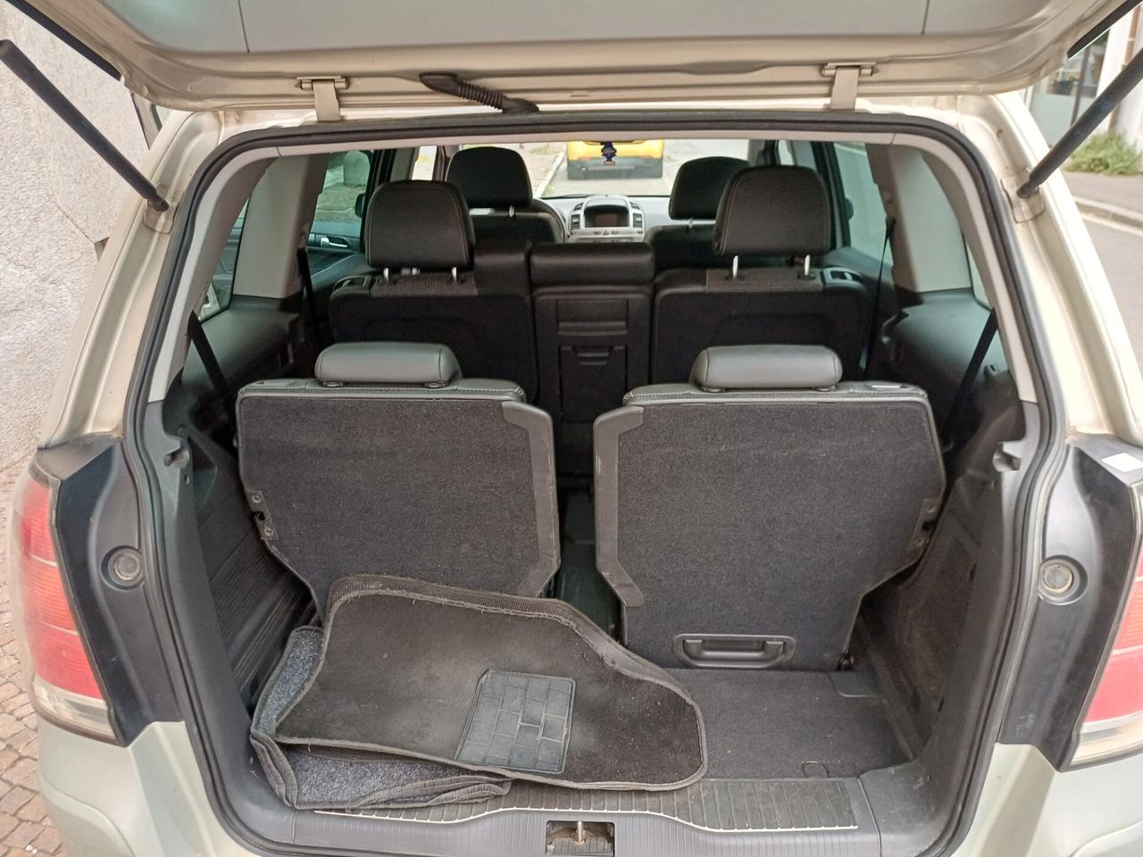 Opel Zafira 1.9 7 POSTI