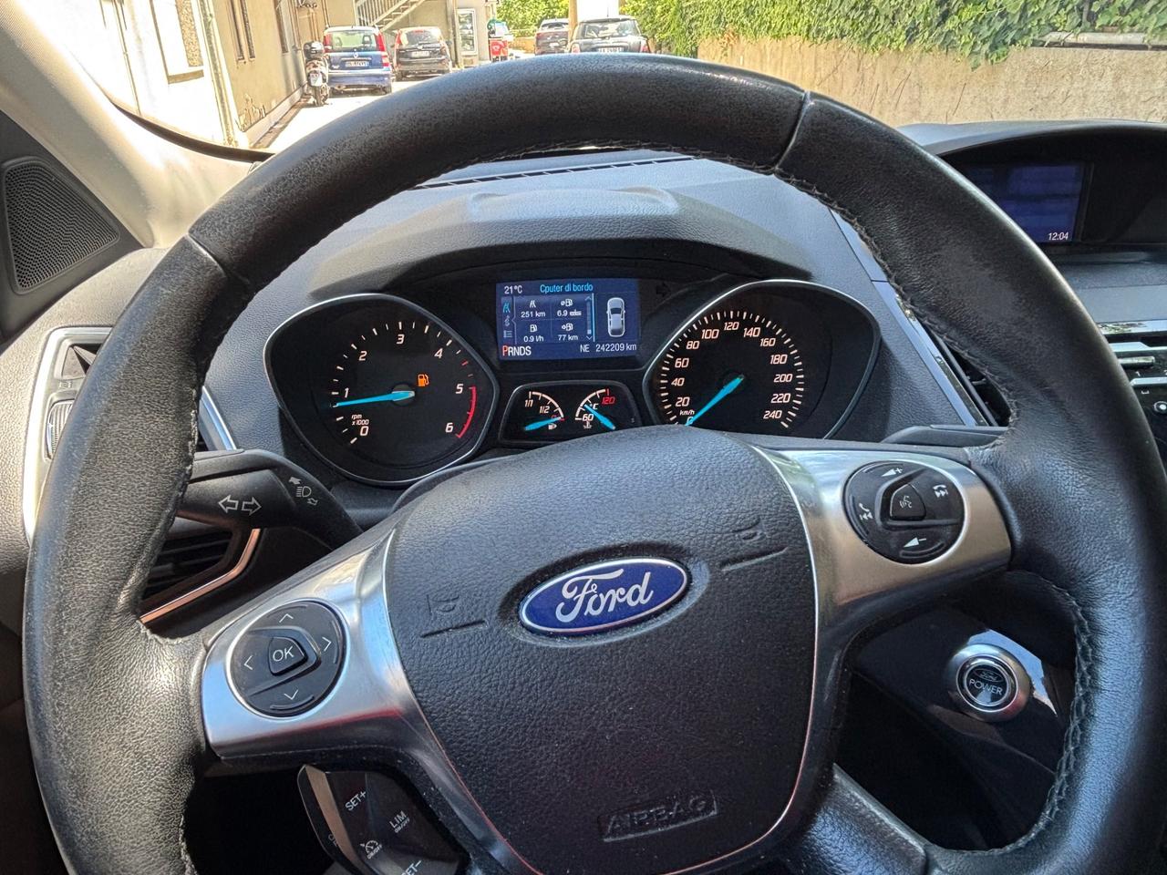 Ford Kuga 2.0 TDCI 163 CV 4WD Powershift Titanium