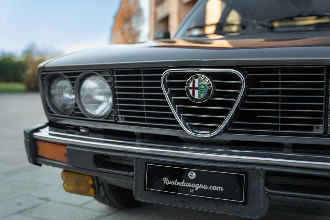 Alfa Romeo Alfetta INIEZIONE QUADRIFOGLIO ORO - ALF00234