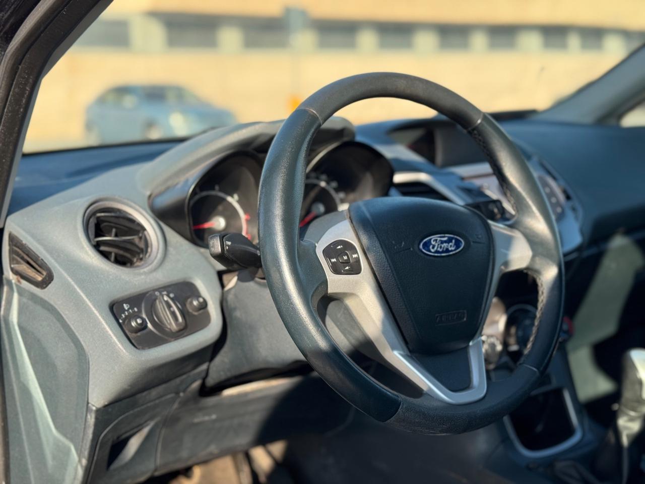 FORD FIESTA 1.2 BENZINA NEO PATENTATI KM REALI 12MESI DI GARANZIA
