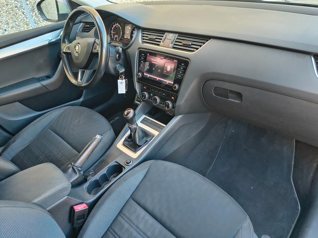 SKODA OCTAVIA 1.6 TDI SCR WAGON EXECUTIVE