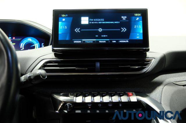 PEUGEOT 3008 HYBRID4 300 E-EAT8 ALLURE PACK