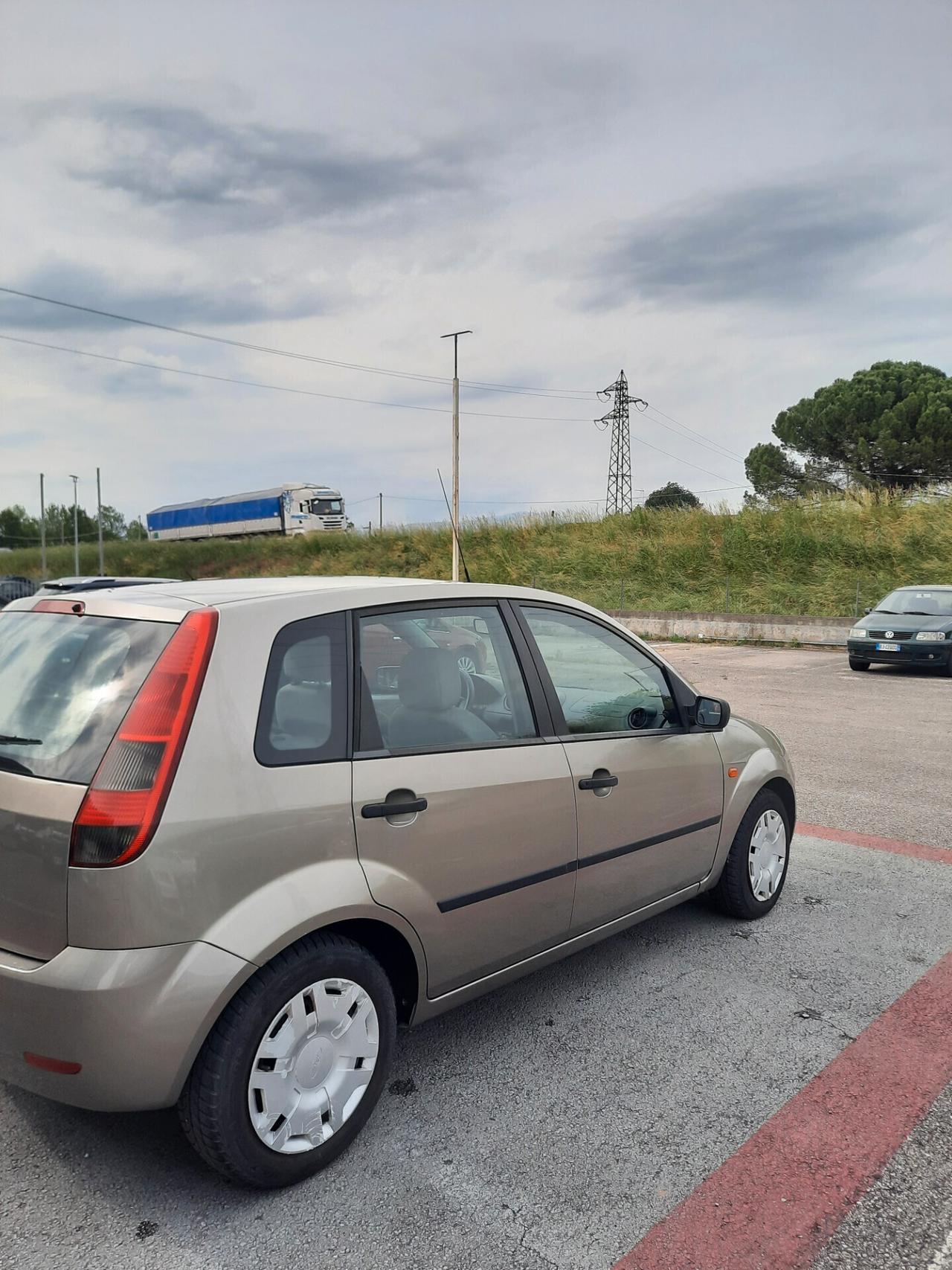 Ford Fiesta 1.2 16V 5p. Ambiente OK NEOPATENTATI