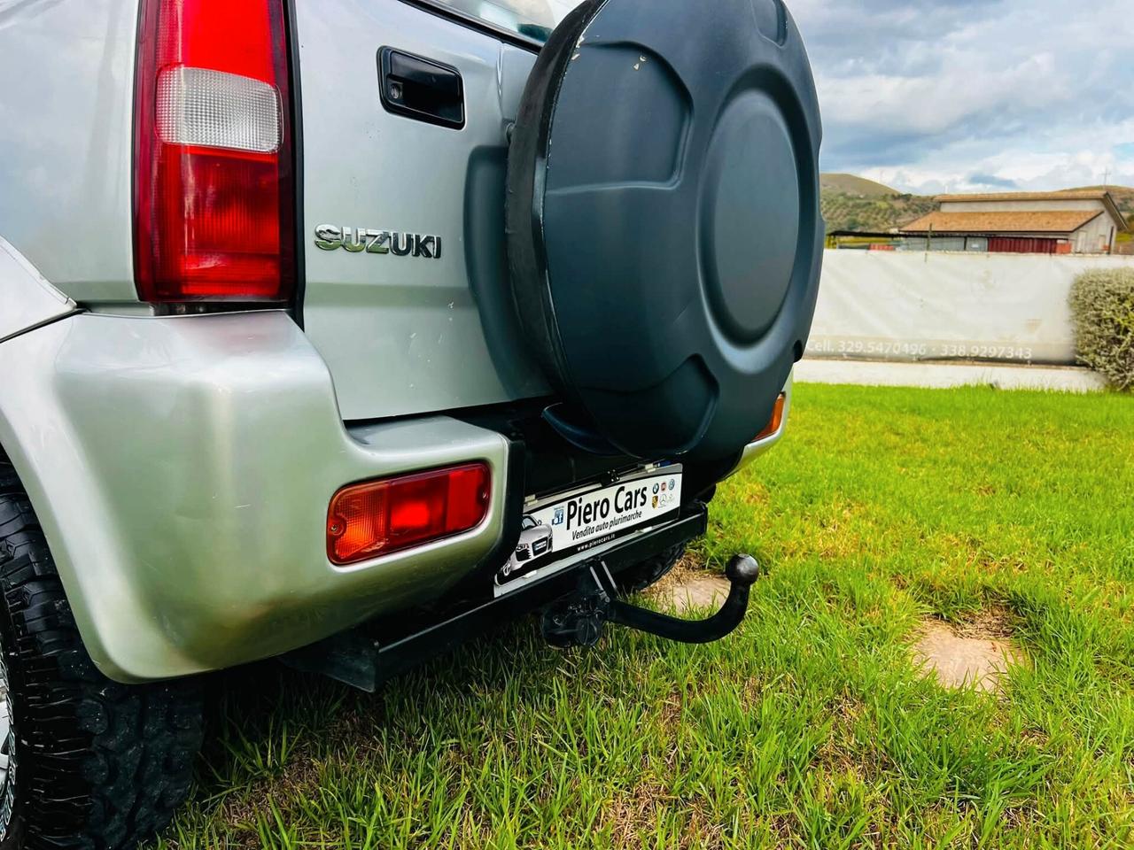 SUZUKI JIMNY 1.5 DIESEL 4X4 ANNO 2005 CON GANCIO TRAINO