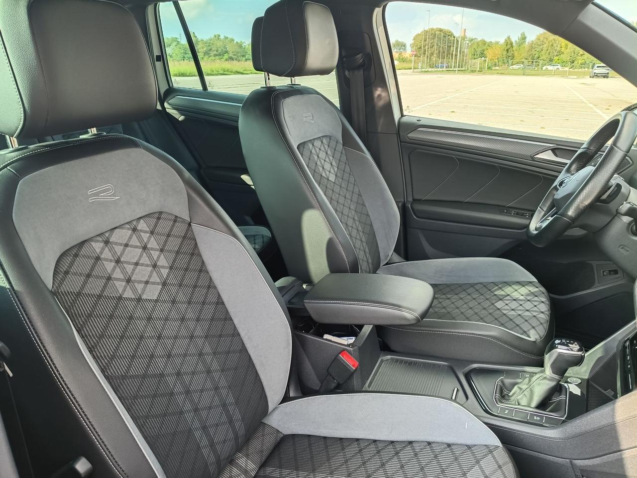Volkswagen Tiguan R-LINE #50664