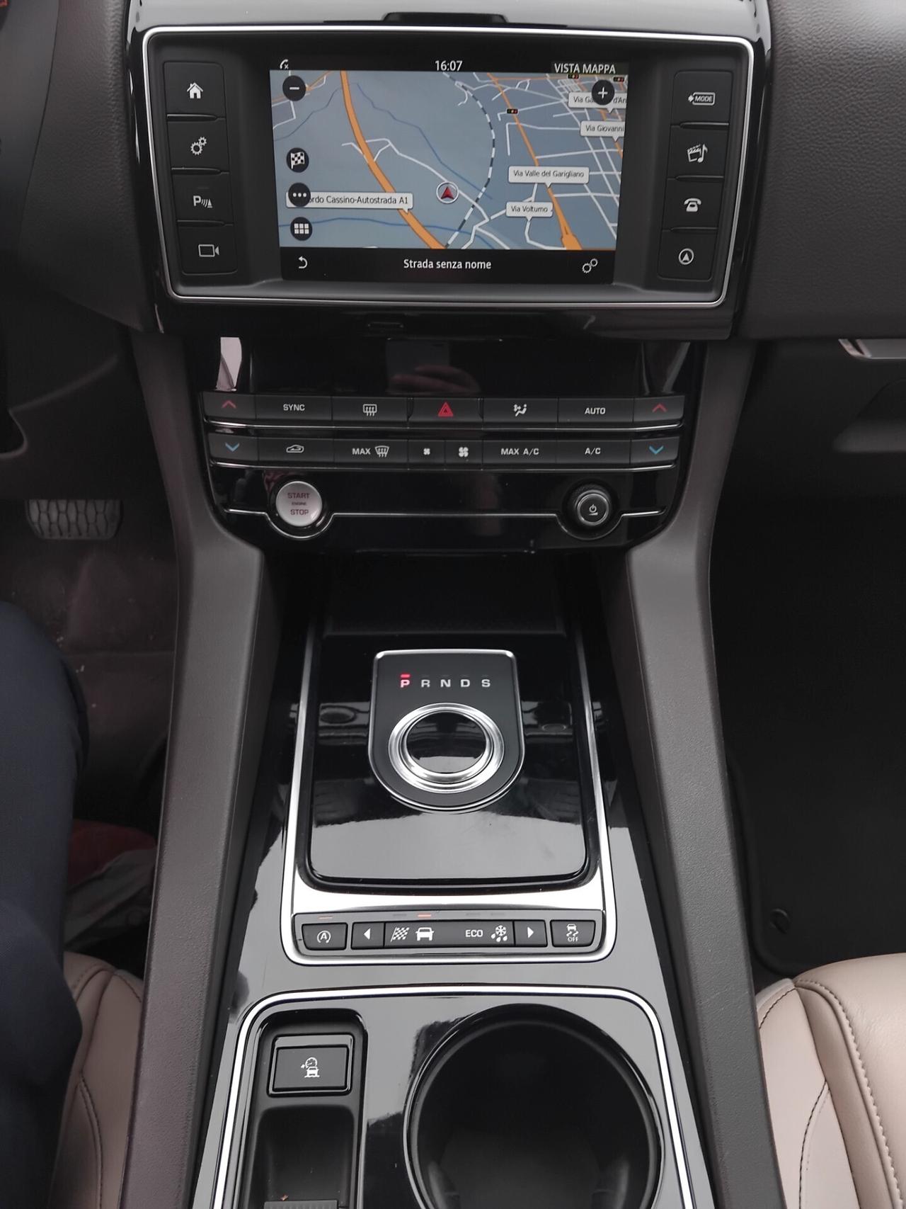 Jaguar F-Pace 2.0 D 180 CV Portfolio permuto