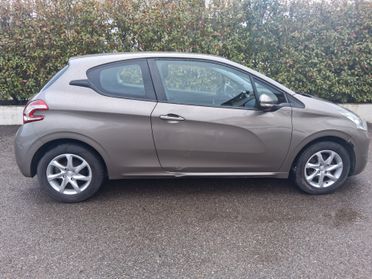 Peugeot 208 1.2 VTi 82 CV 3 porte Allure