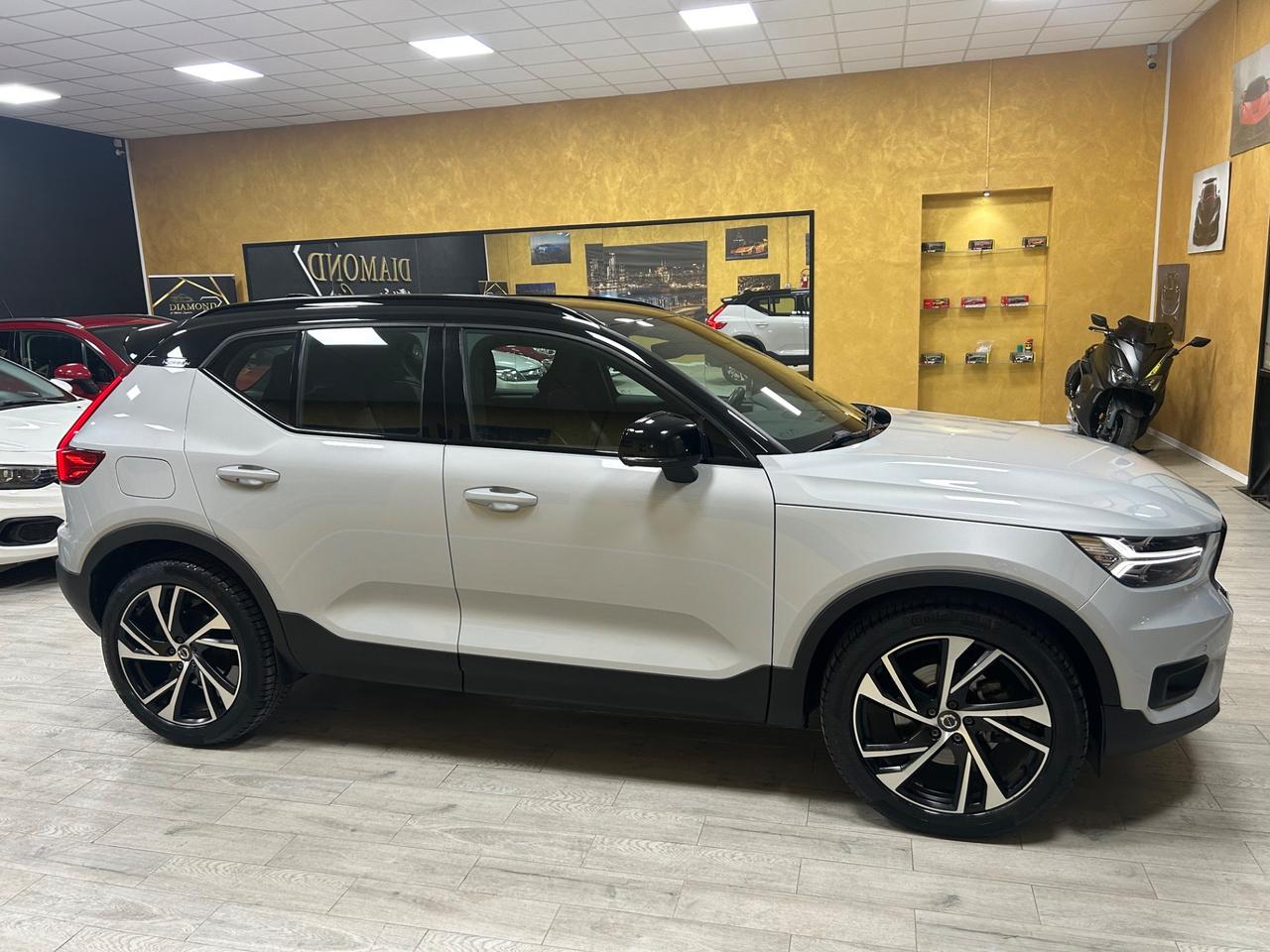 VOLVO XC40 2.0d R-design “AUT/NAVI/PELLE/RETRO”-2020