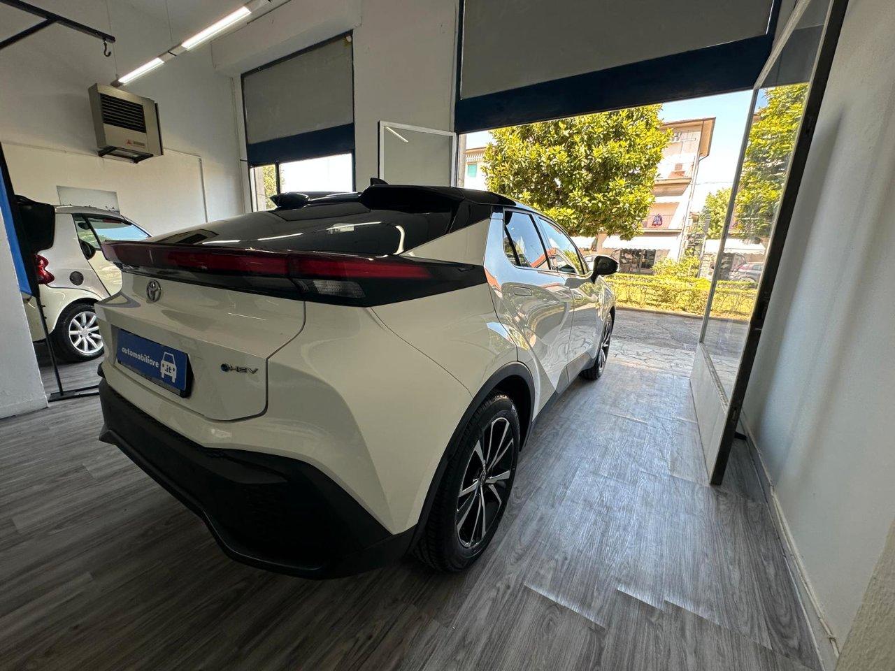 Toyota C-HR 2.0 hev Trend fwd e-cvt
