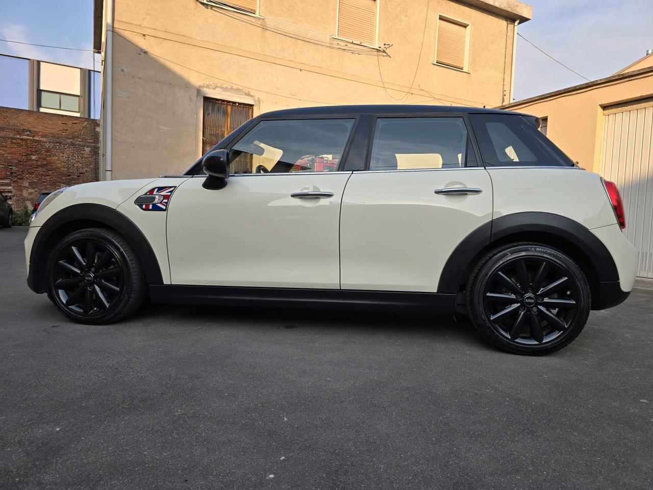 Mini Cooper d 1.5 116cv full perfetta tutta tagliandata casa madre accetto permute