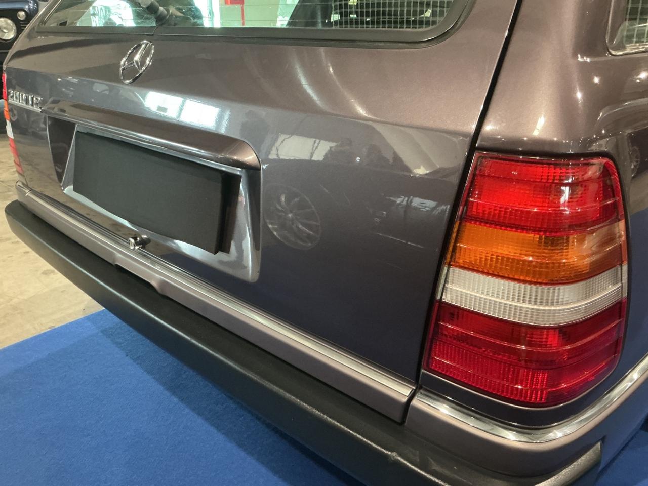 Mercedes-benz E 200 STATION WAGON