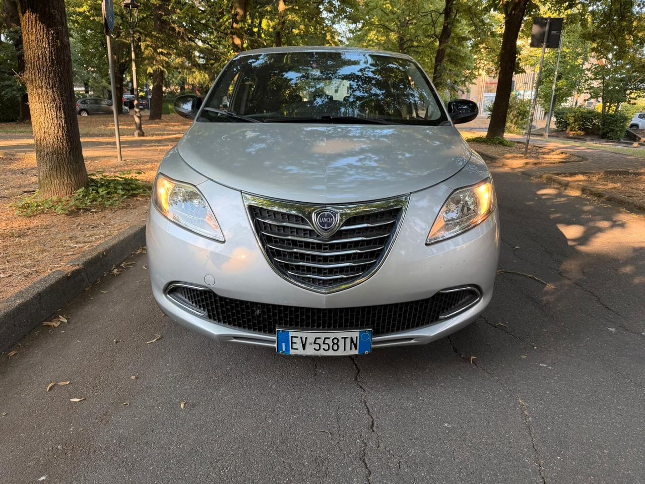 Lancia Ypsilon 1.2 GPL PLATI NUM