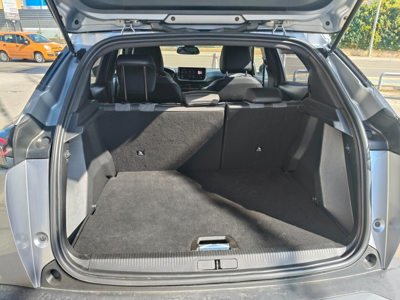 Peugeot 2008 1.5 BlueHDi 130CV EAT8 Allure