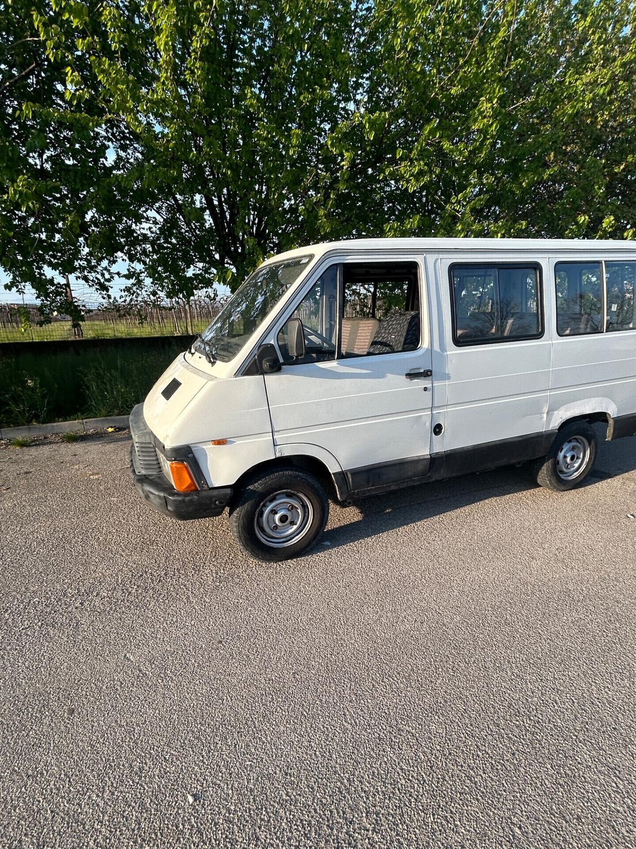 Renault Trafic furgone 4x4 posti 9