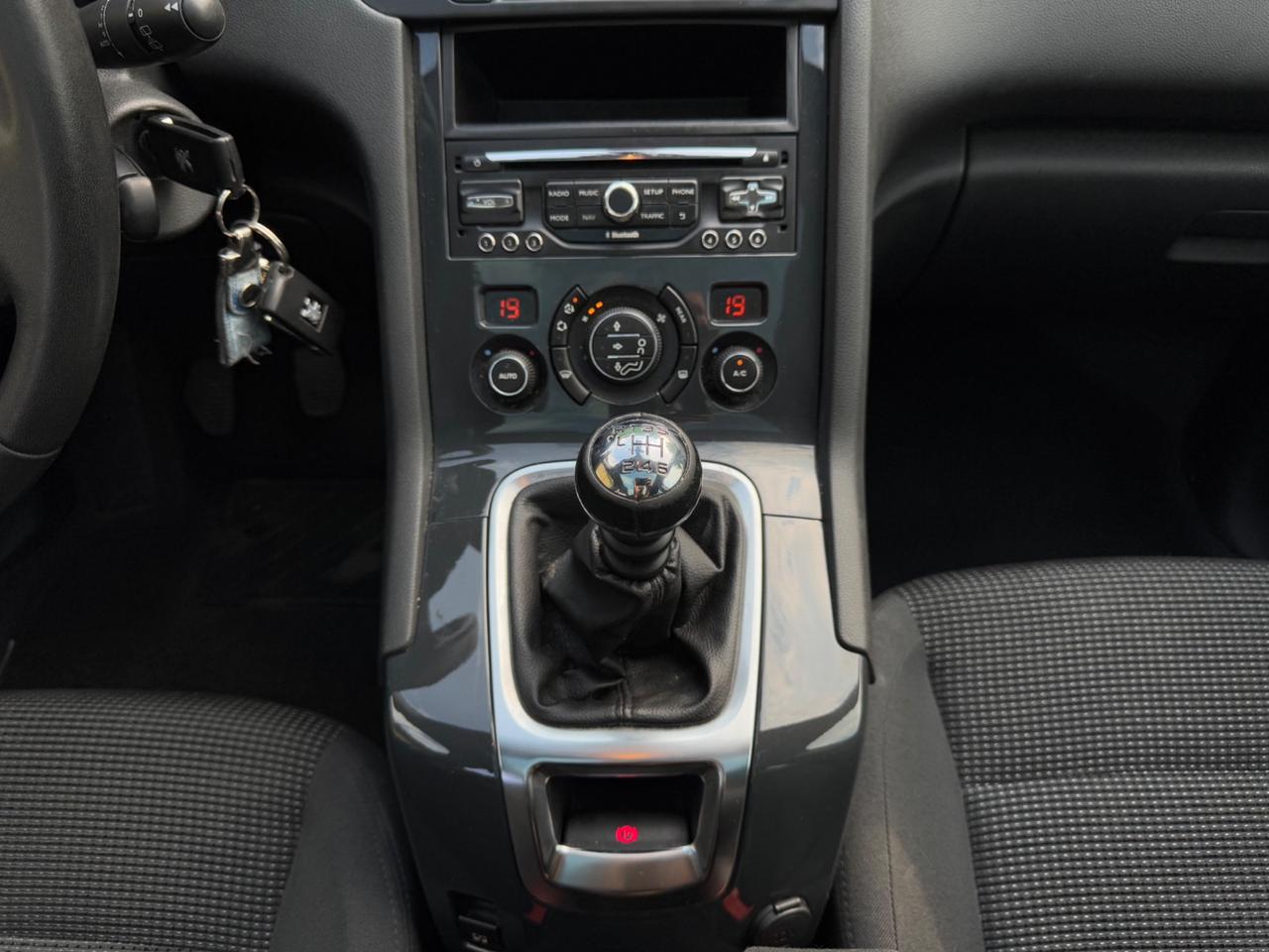 Peugeot 5008 1.6 HDi 115CV 7 POSTI