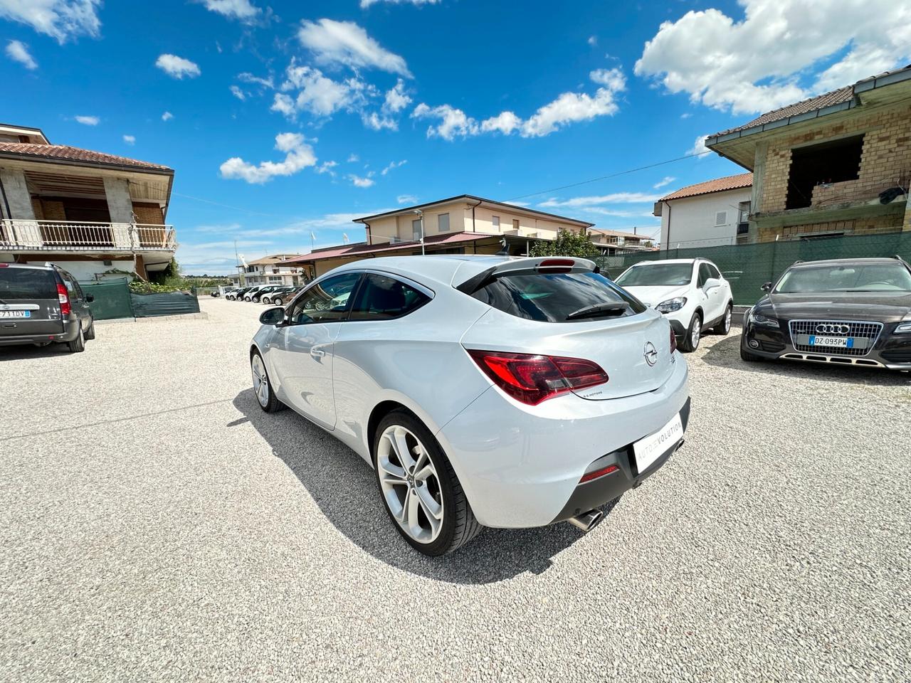 Opel Astra GTC 2.0 CDTI 165cv Cosmo 288.180 km