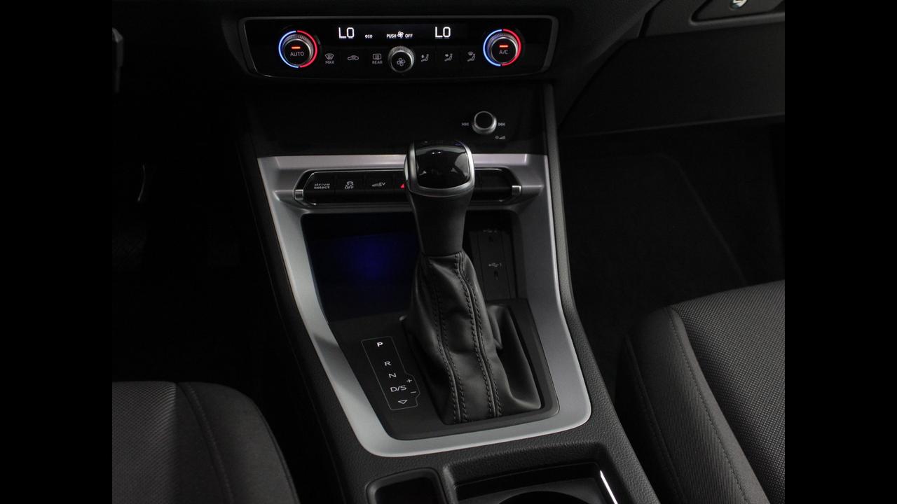 AUDI Q3 2019 Sportback - Q3 Sportback 45 1.4 tfsi e Business Plus