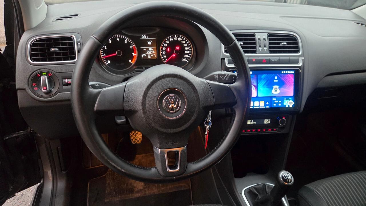 Volkswagen Polo 1.4 5 porte Highline unico proprietario neo patentati