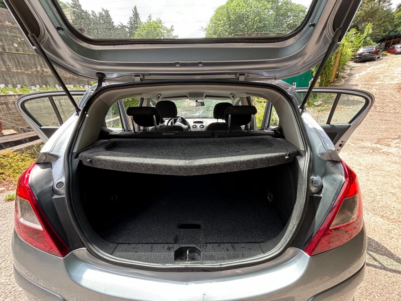 Opel Corsa 1.2 5 porte Club