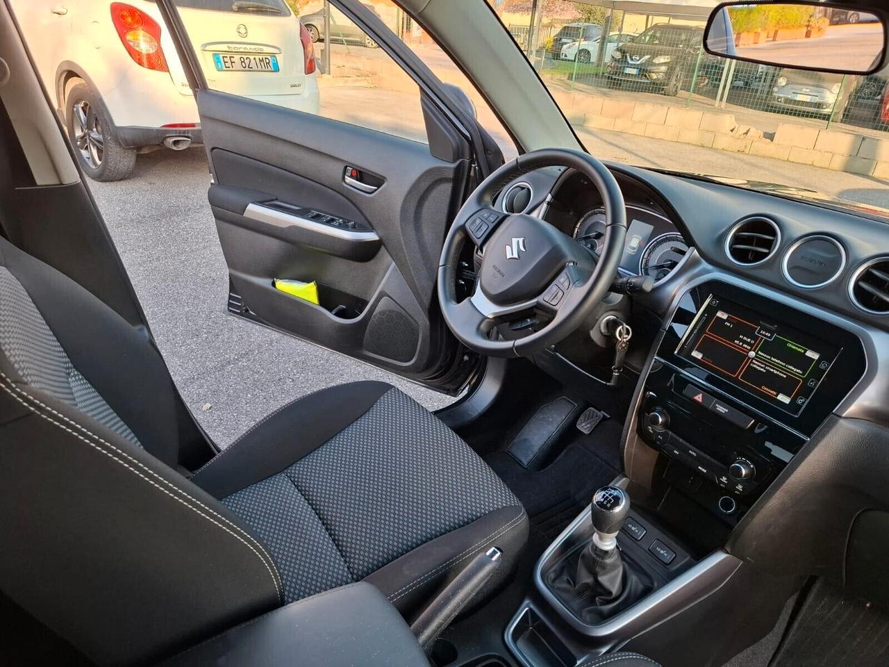 Suzuki Vitara 1.4 Hybrid Top
