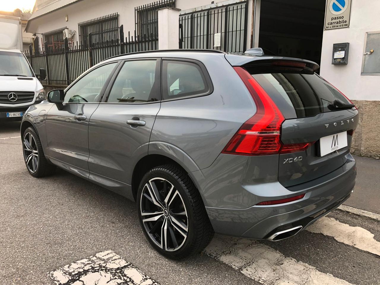 Volvo XC60 2.0 t8 te R-design awd 303cv - AUT/NAV/TETTO/CAMER