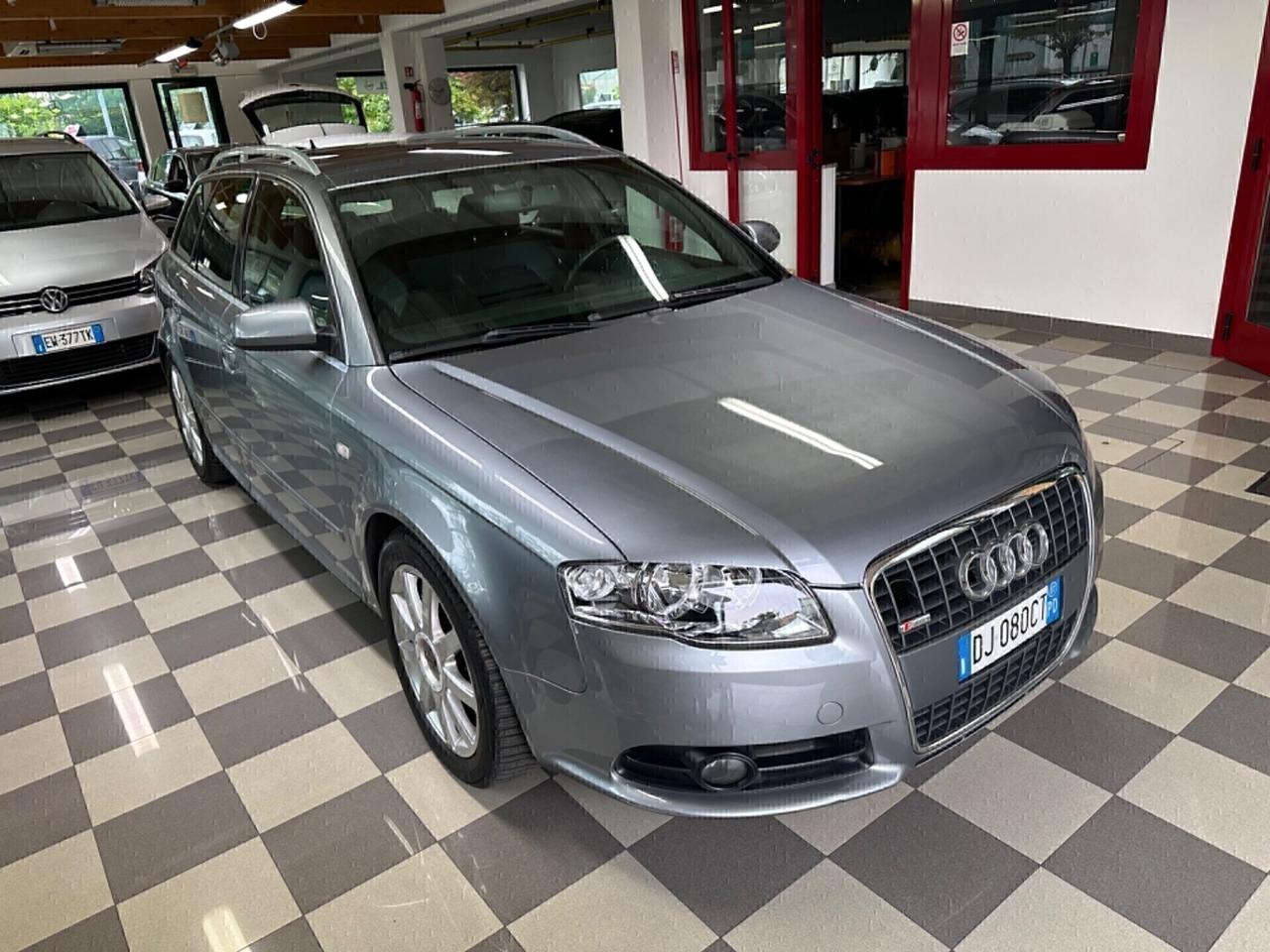 Audi A4 2.0 16V TDI S-LINE